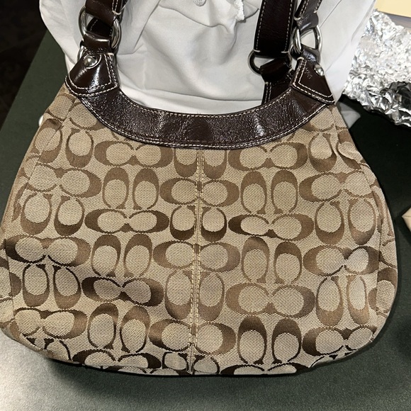 Coach Signature C Shoulder Handbag - Picture 3 of 9